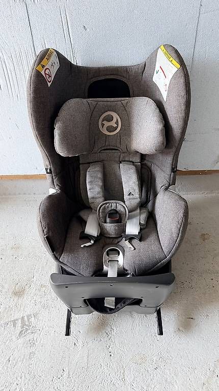 Cybex Seggiolini per auto: Kindersitz CYBEX Sirona Plus inkl. Base (Isofix) – Usato da St. Margrethen SG venduto da Berry08