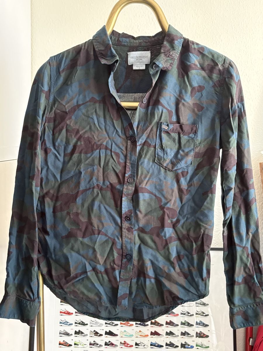Camicette: Chemisier Obey camouflage, Size S – Usato da Neuchâtel venduto da sharposneaks