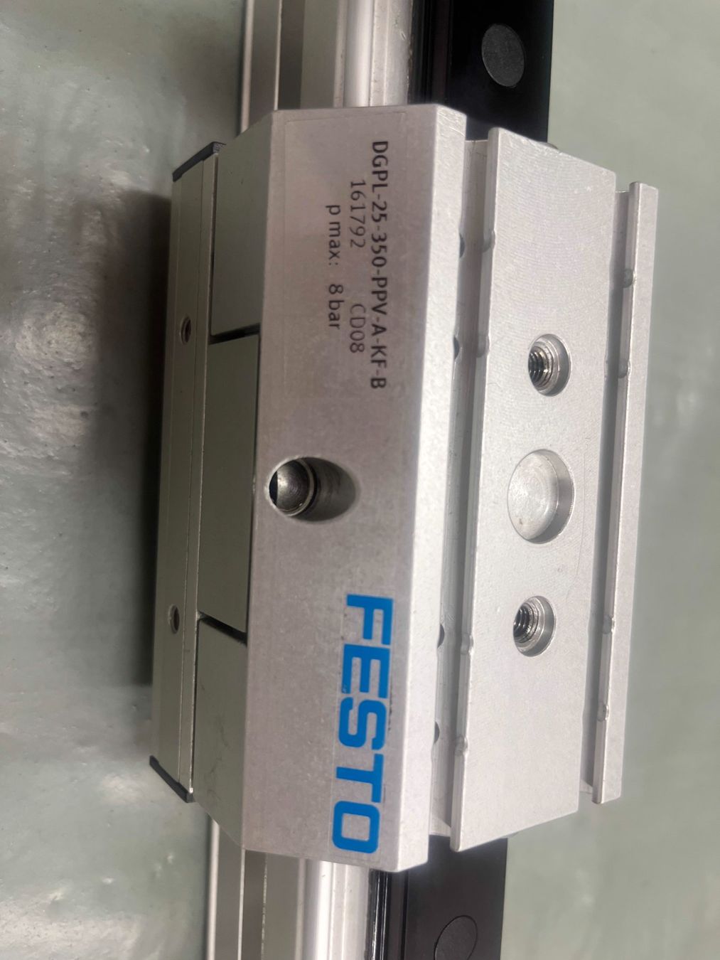 Festo Altro per industria metallurgica: Linearantrieb Festo DGPL-25 – Usato da Zürich venduto da coemgen 1