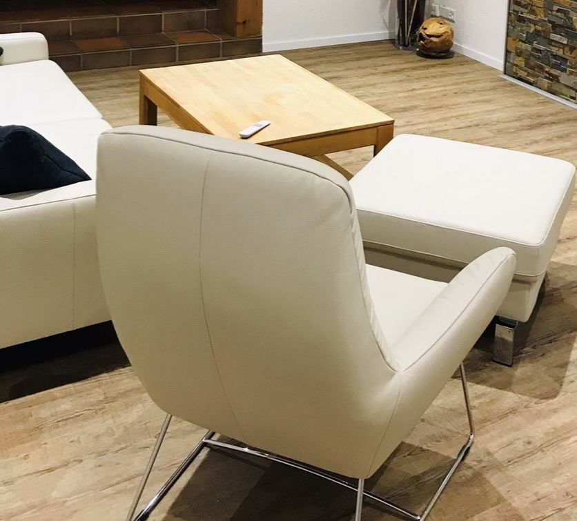 Divani: Leder Sofa 3er mit Sessel und Hocker – Usato da Kestenholz venduto da Inna09 1