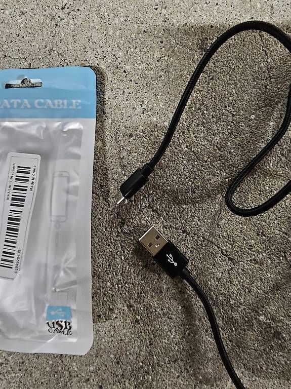 Cavi: USB-Datenkabel à 1m – Usato da Häutligen venduto da Konvolut_Shop_CH 2