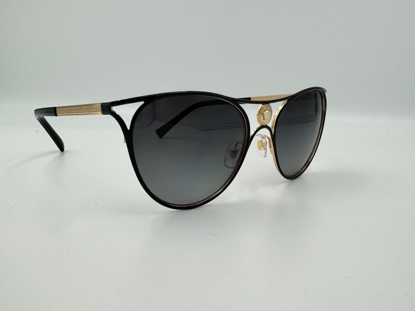 Versace Occhiali & Lenti: Versace Sonnenbrille Medusa Logo – Nuovo e nell'imballaggio originale da Wiedlisbach venduto da Sistershop
