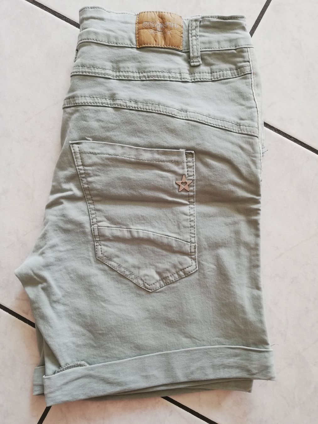 Jeans: Jeansshorts – Usato da Marly venduto da schnibu2 3