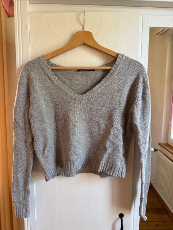 Grauer Crop-Pullover V-Ausschnitt Brandy Melville onesize