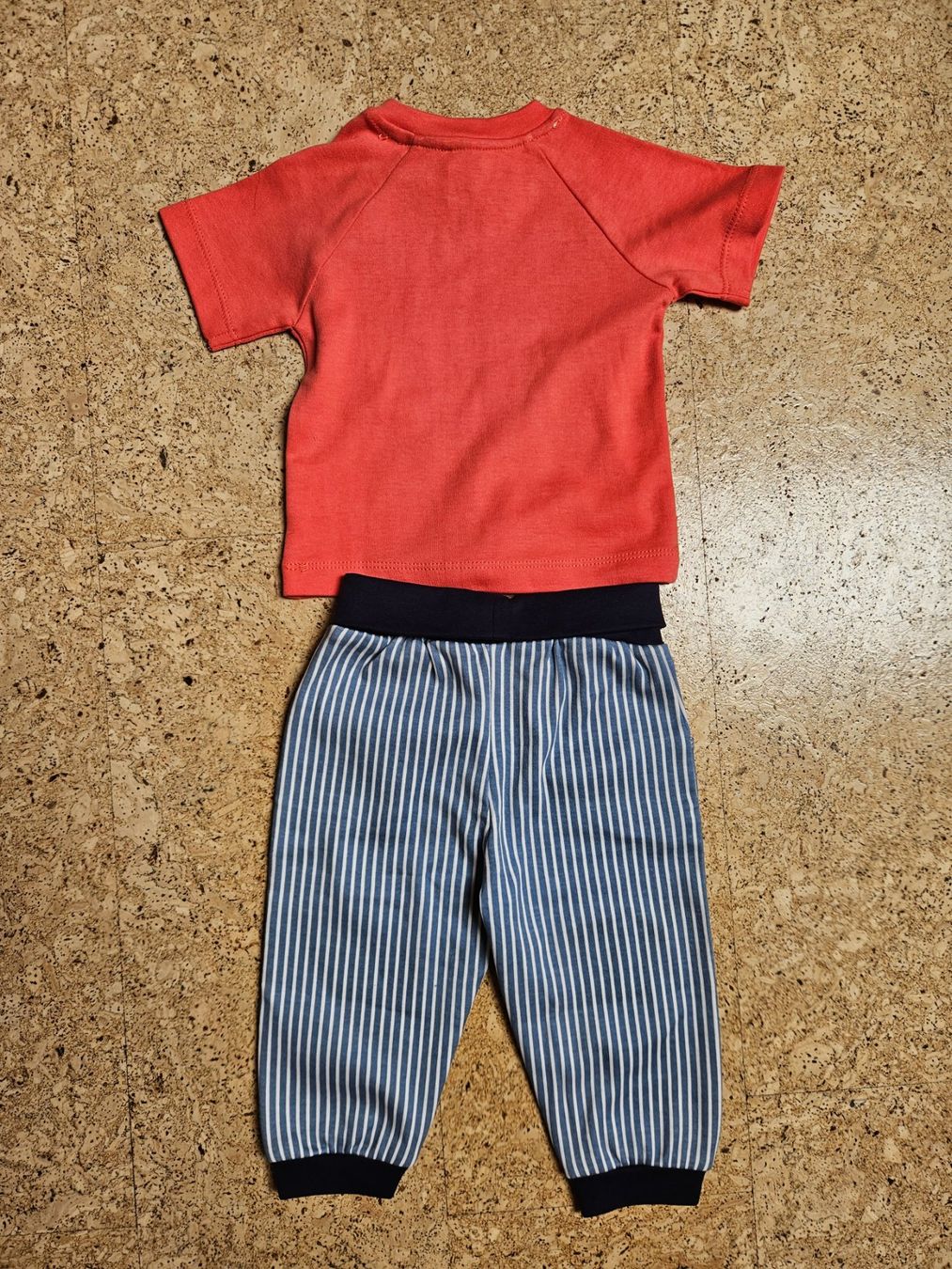 Kleiderpakete & -sets: Set T-shirt mit Hose Gr. 68/74 – Neu und originalverpackt aus Worb von jun_fj8w 1