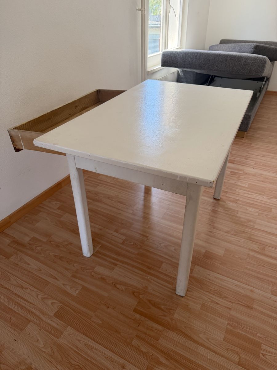Scrivanie: White Extendable Table Dining Furniture Used Condition – Usato da St. Gallen venduto da sof_68fx 1