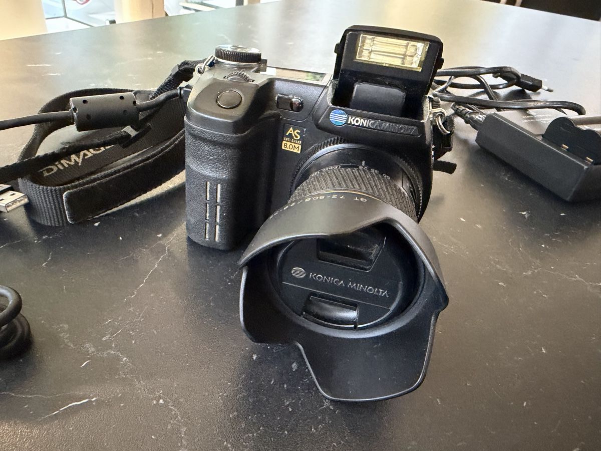 Konica Fotocamera: Konica Minolta DiMAGE A2 – Usato da Egliswil venduto da HolgerHermann 1