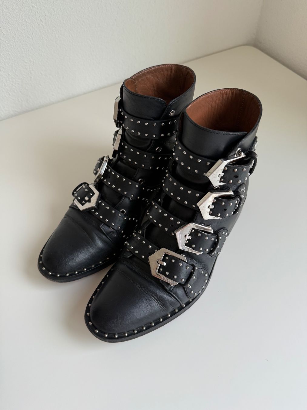 Givenchy Scarpe da donna: Givenchy Stiefeletten – Nuovo (secondo la descrizione) da Winterthur venduto da 11.11