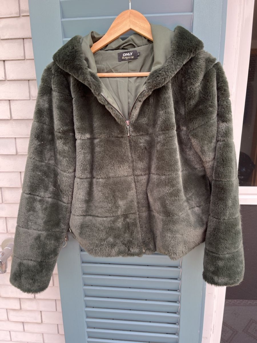 Only Giacche: grüne Jacke Only Grösse M – Usato da Grabs venduto da LenaS96 1