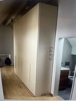 Grosser Kleiderschrank