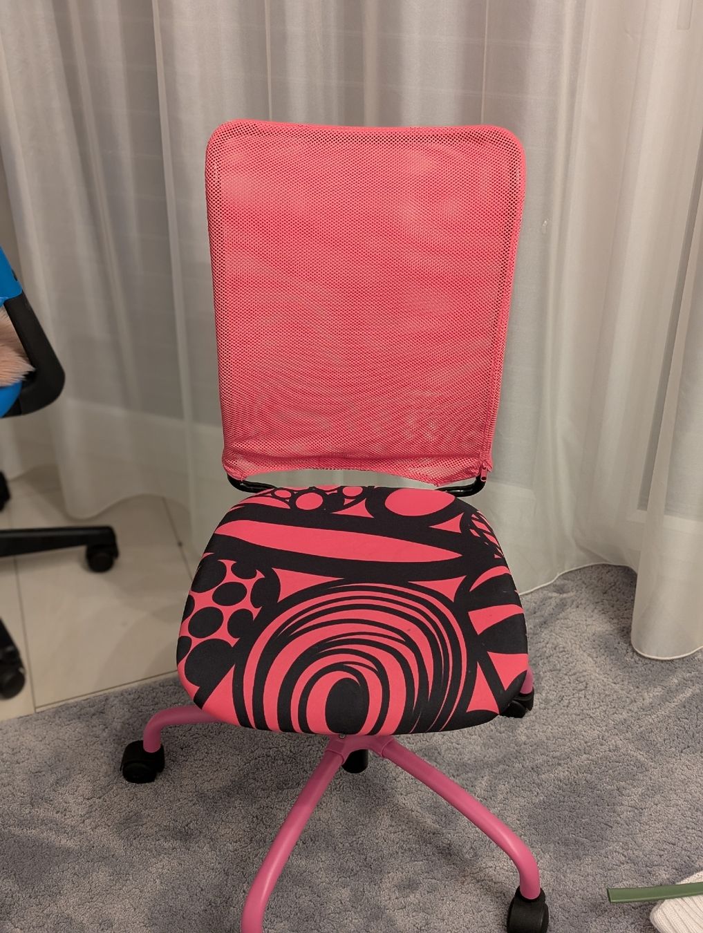 Ikea Sedie: Pinker Bürostuhl – Usato da Ganterschwil venduto da Nike18 1