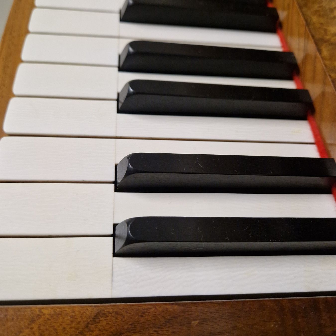 Strumenti musicali: Historisches Klavier B. Brieger Rorschach um 1900 – Usato da Sarnen venduto da rob_zs6g 4