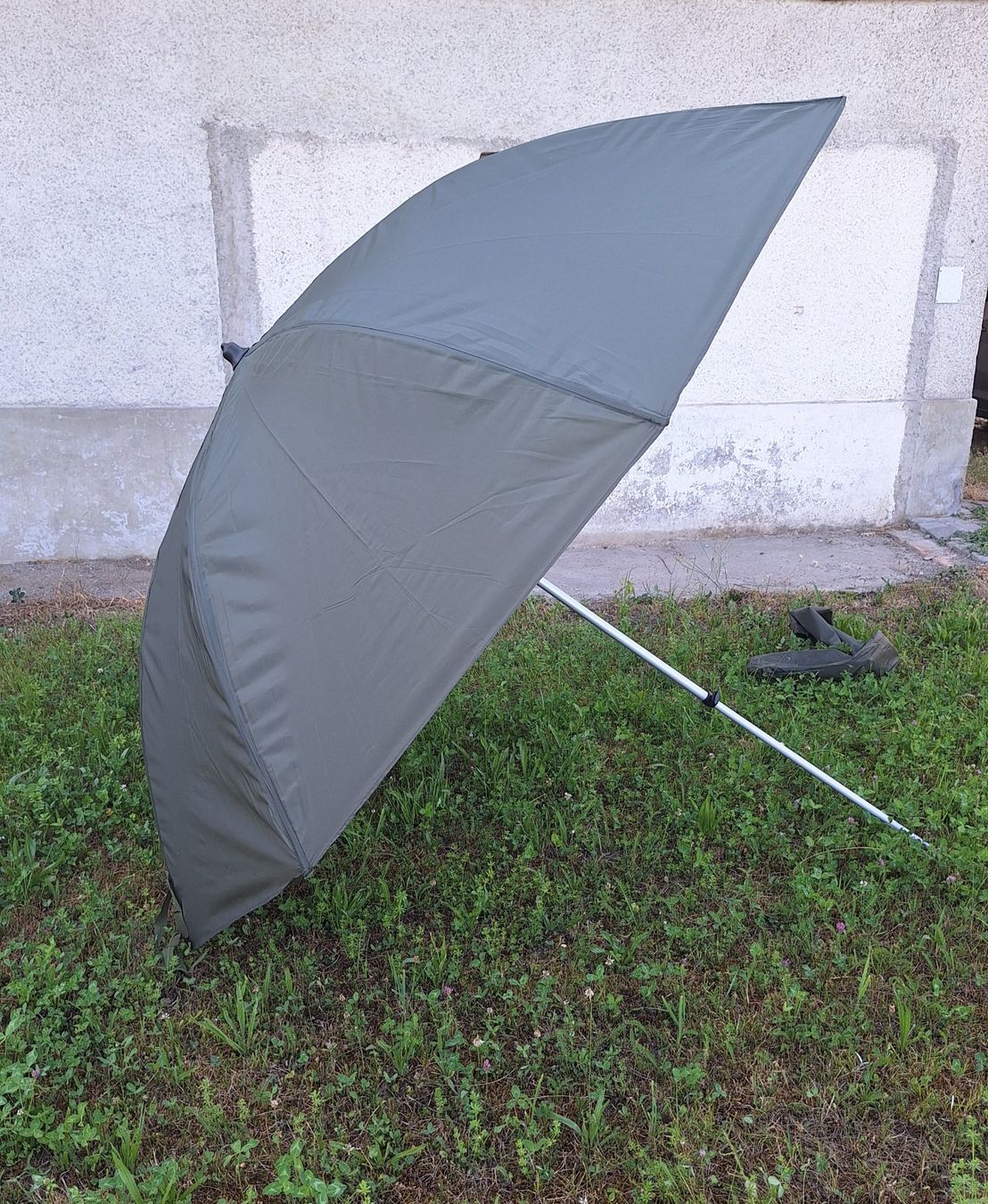 Ombrelloni: RedCarp Angelschirm, Fischerschirm – Usato da Weinfelden venduto da JoeBaer 2