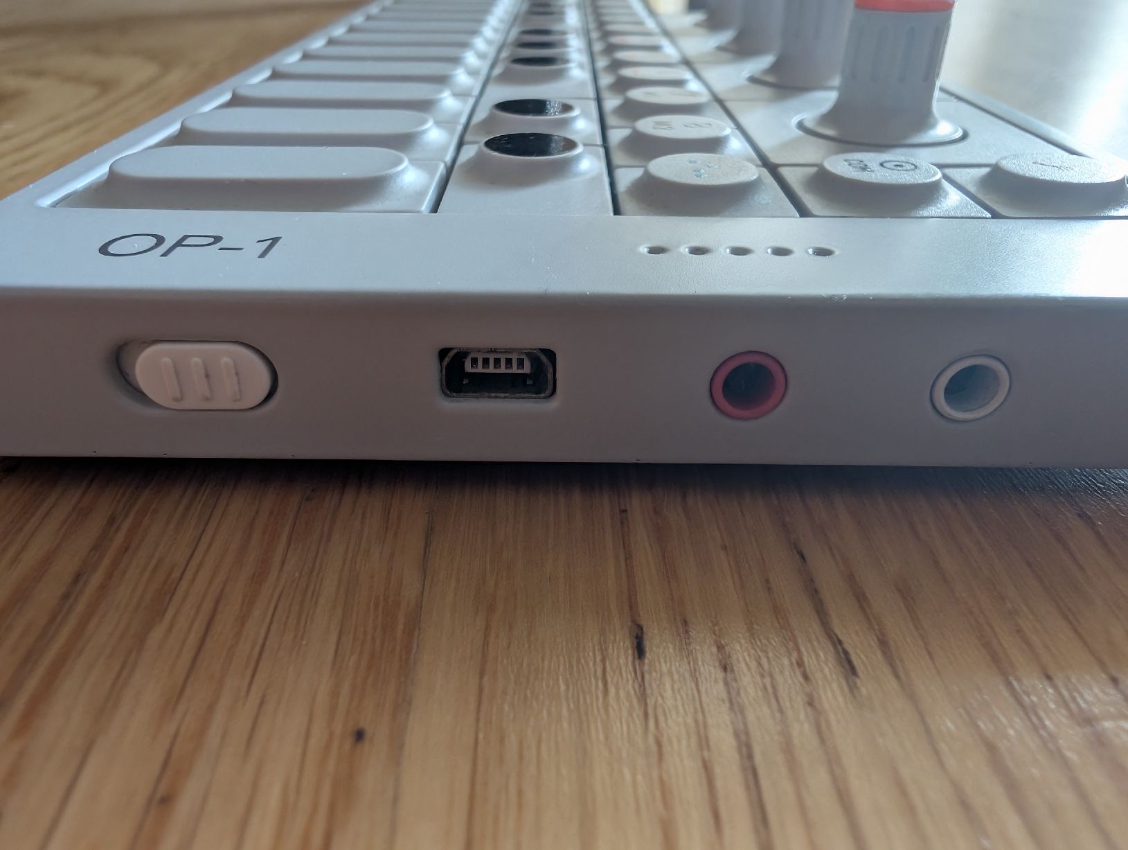 Teenage Engineering Strumenti musicali: Teenage Engineering OP-1 – Usato da Frauenfeld venduto da Meerman 6
