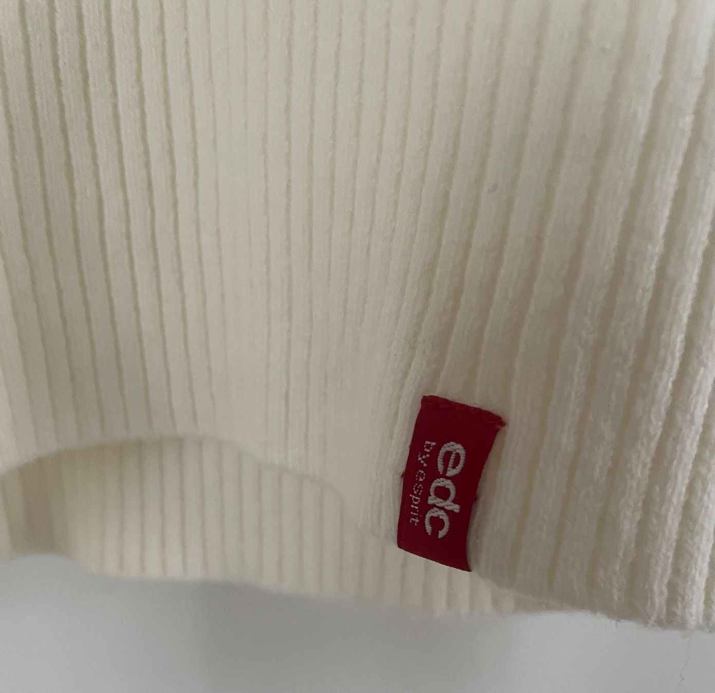 Esprit Maglioni & Felpe: Esprit EDC, toller Pullover mit tiefem V-Ausschnitt, Gr. M – Usato da Niederweningen venduto da baghirac 1
