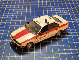 BMW 5er Kantonspolizei Zürich 1:43