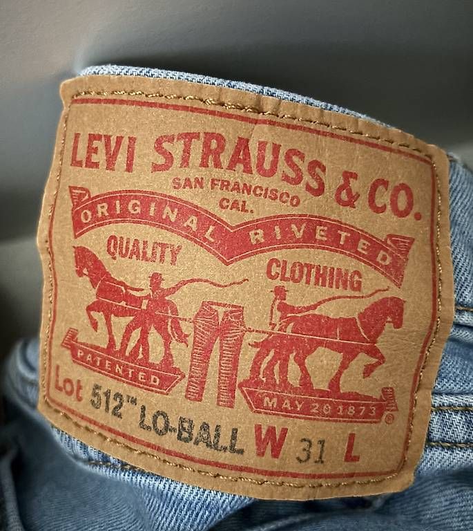 Jeans: Levi's Jeans  – Gebraucht aus Meggen von nik_lmh6 3