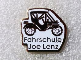 Ansteckpin 16: Fahrschule Joe Lenz