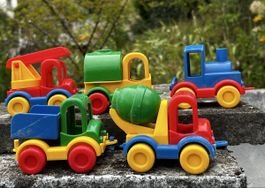 Spielzeug-Autos für Sandkasten