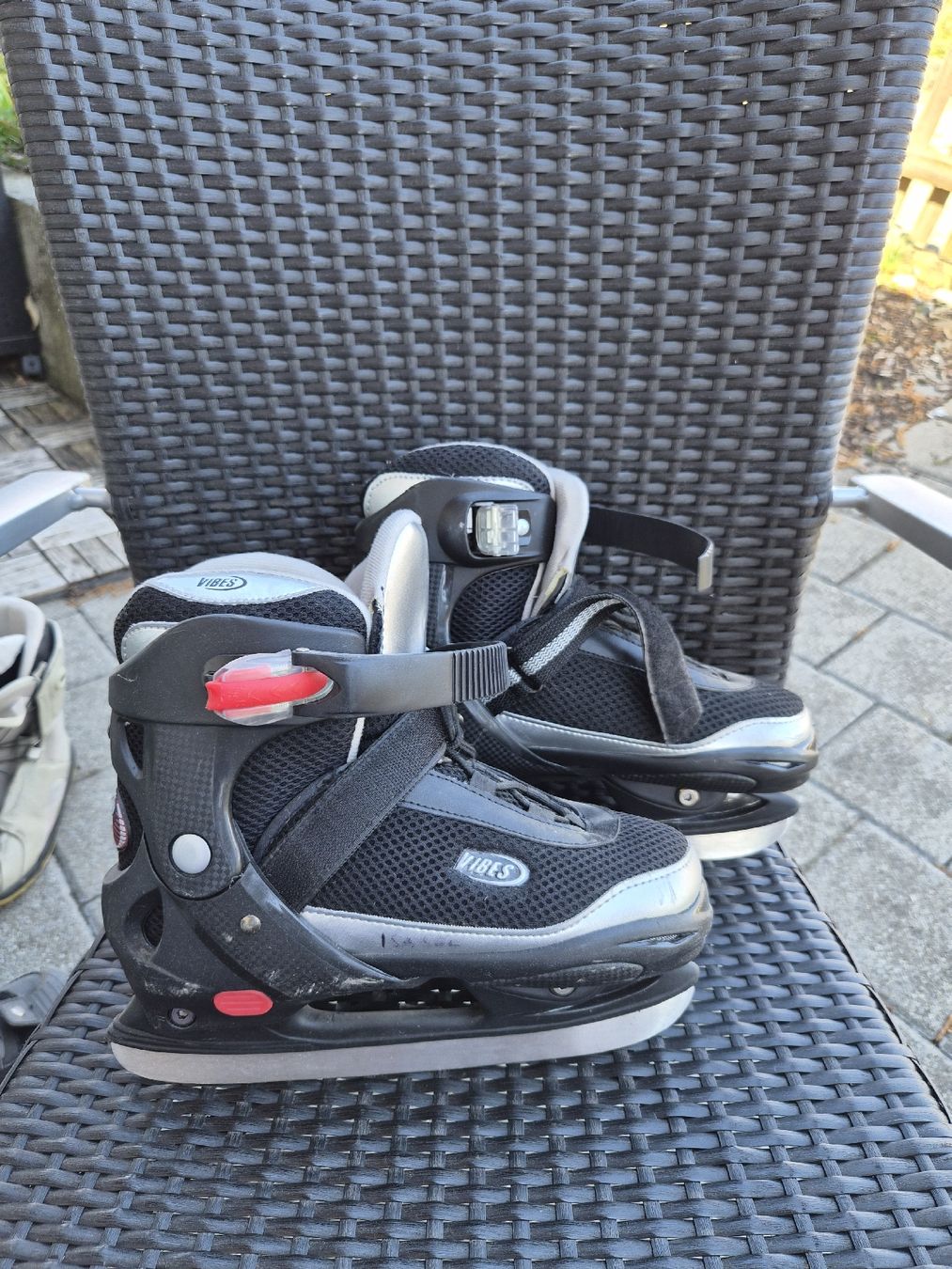 Schlittschuhe: Schlittschuhe - Grösse 36-39 (verstellbar)  – Gebraucht aus Krauchthal von skoab69