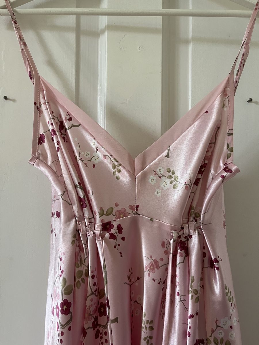 Kleider: Satinkleid IN LINEA Pink Blumenmuster  – Gebraucht aus Bern von valery_la_cherry 1
