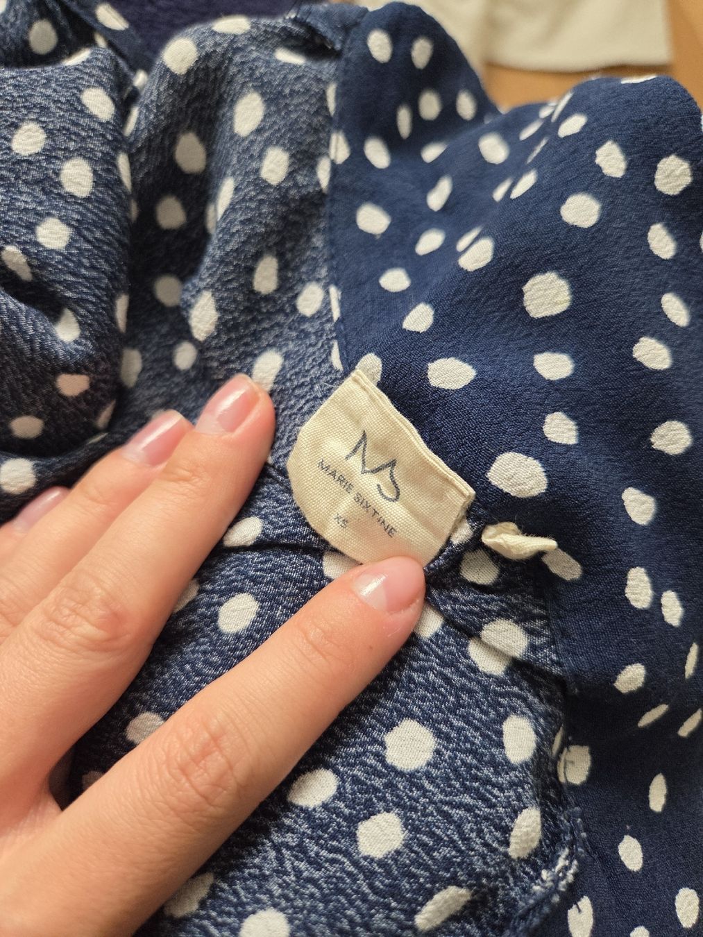 Tute: Short Navy Blue & White Polka Dots Jumpsuit – Usato da Zürich venduto da can_2jj8 2
