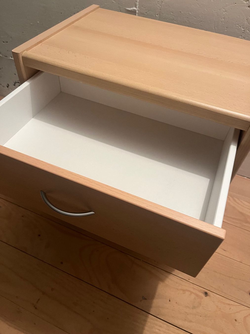 Pfister Cassettiere: Pfister Kommode/Nachttisch – Usato da Gurmels venduto da sar_znc6 2