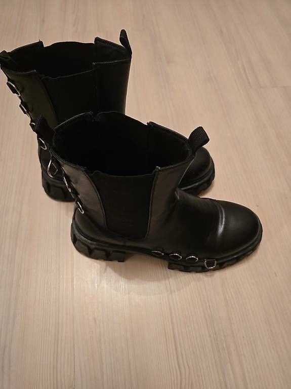 Chaussures femmes: Boots – D'occasion à Gutenswil par evita.64 2