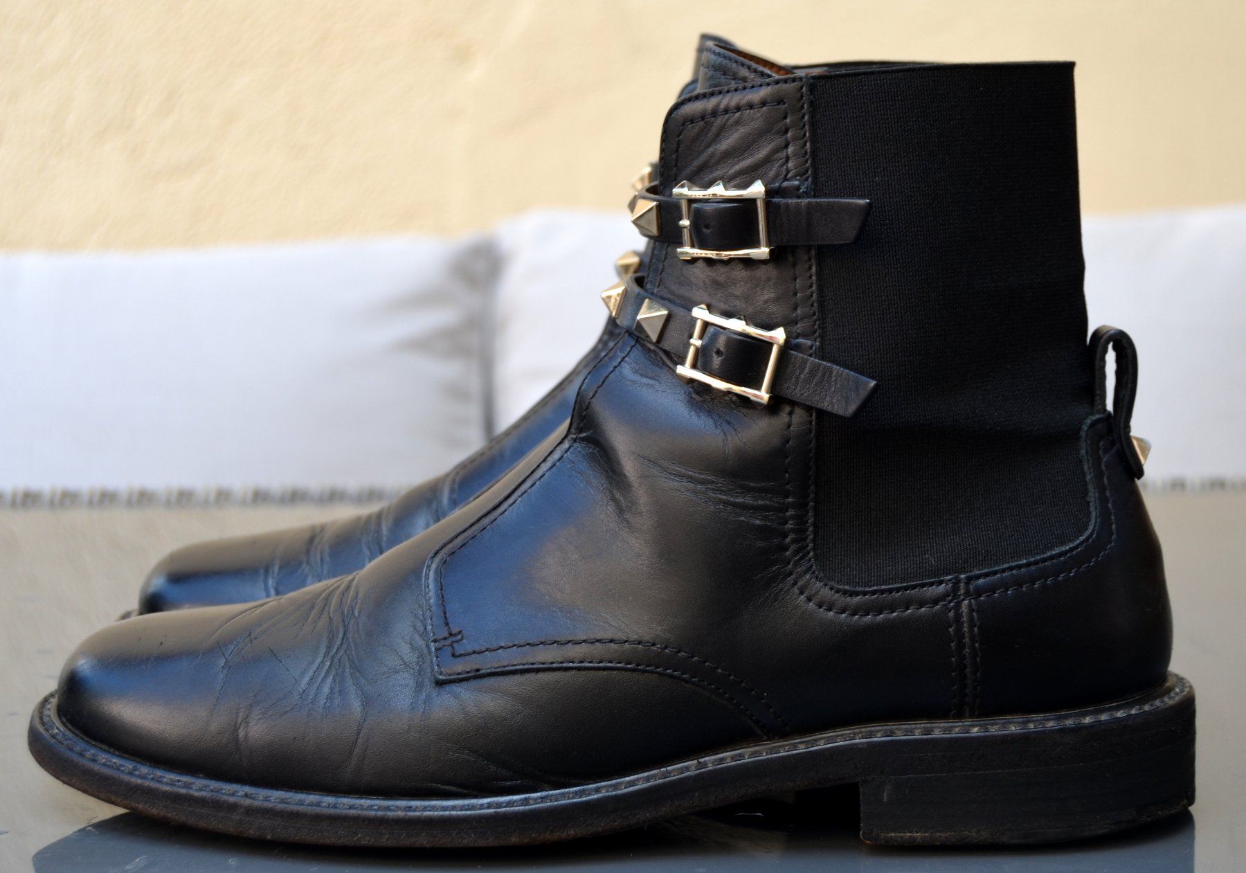 Valentino Chaussures femmes: Valentino Rockstud Boots / bottes 39 – D'occasion à Collonges par arashee 4
