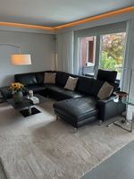 Hochwertiges Echtleder-Ecksofa mit Ottomane rechts