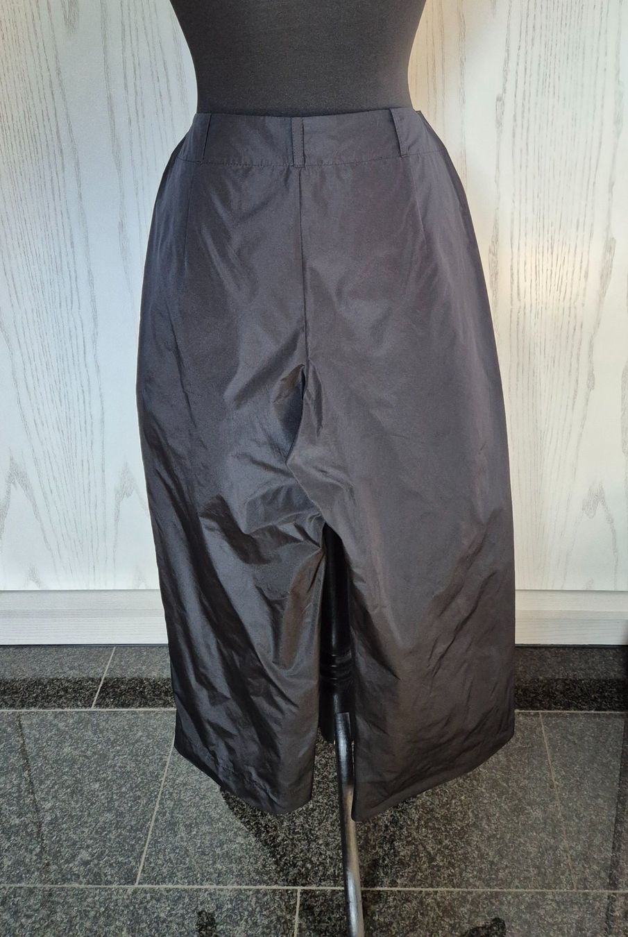 Pantaloni: YUKAI  Schwarz  Grösse 36 – Nuovo (secondo la descrizione) da Buochs venduto da Cats_nw 1