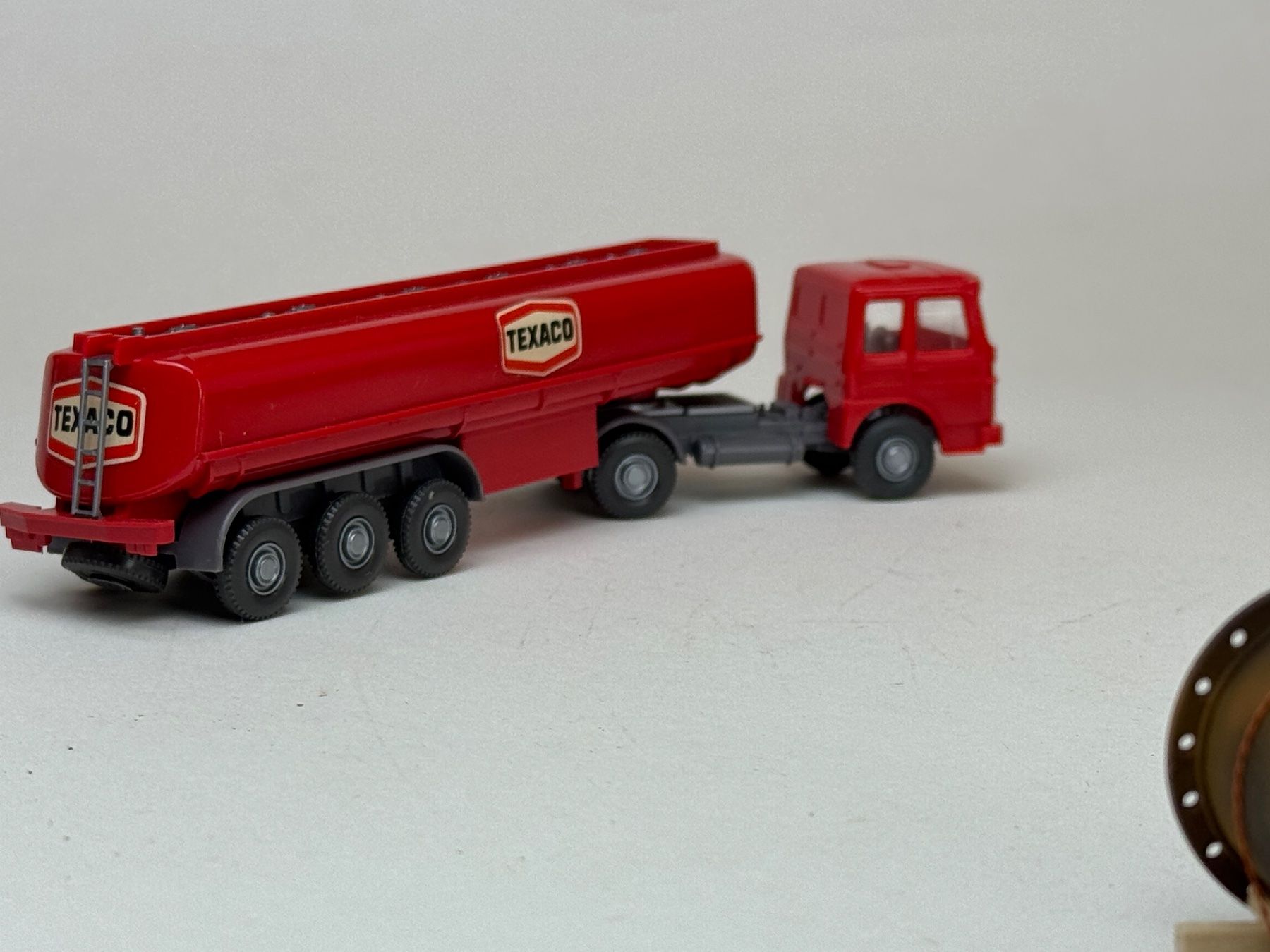 Wiking Modellini d'auto: Wiking MAN Tanksattelzug Esso – Usato da Elm venduto da Wikmtz 1