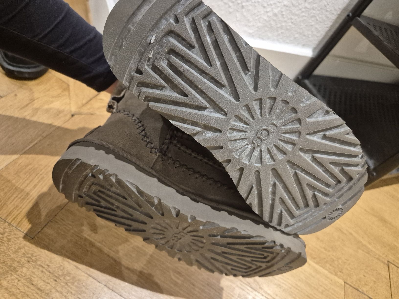 UGG mini alpine T40 (D'occasion) à Genève pour CHF 160 – avec livraison ...