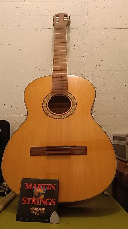 Strumenti musicali: Guitare acoustique  – Usato da Choëx venduto da tgu_7qx2 2