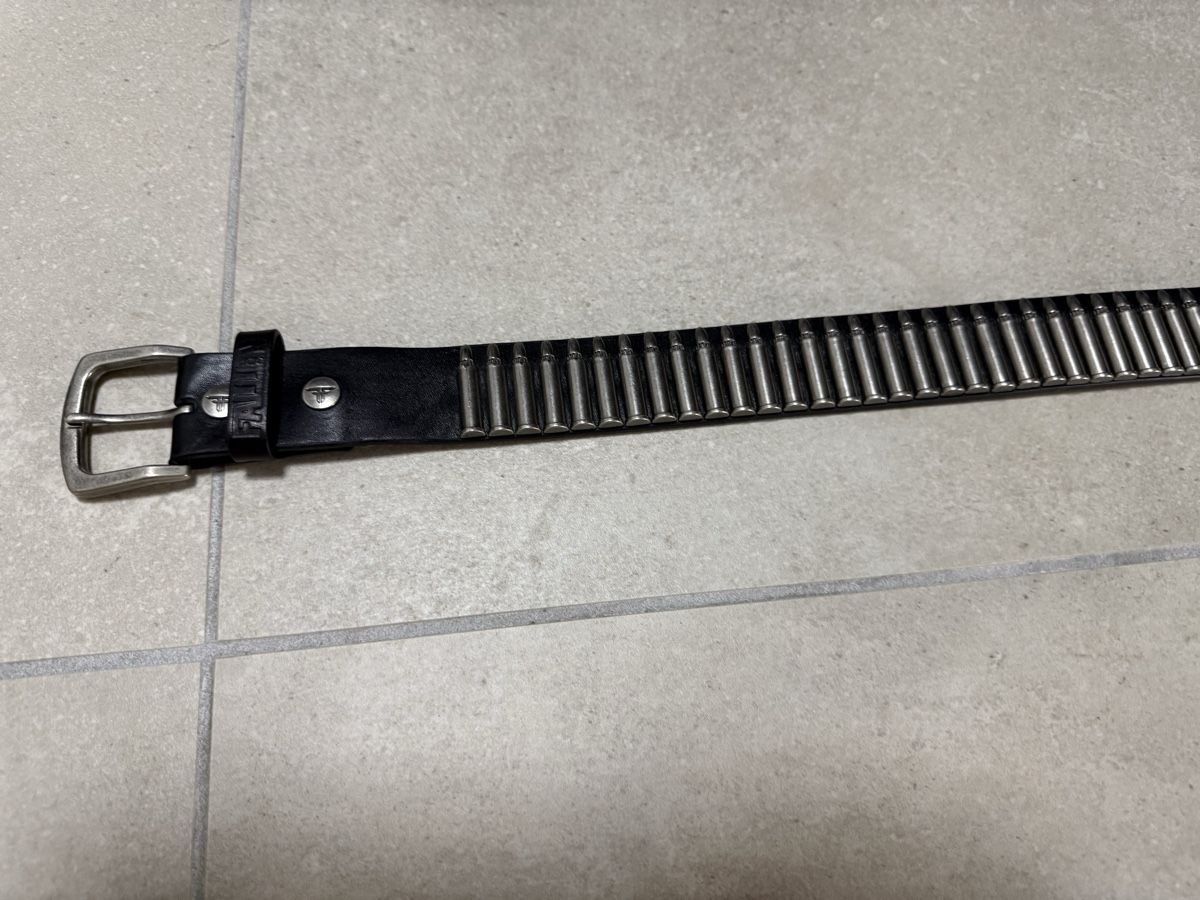 Cinture: Killer Black Leather Metal Studded Belt, Fallen – Nuovo (secondo la descrizione) da Coldrerio venduto da Crivelli 1