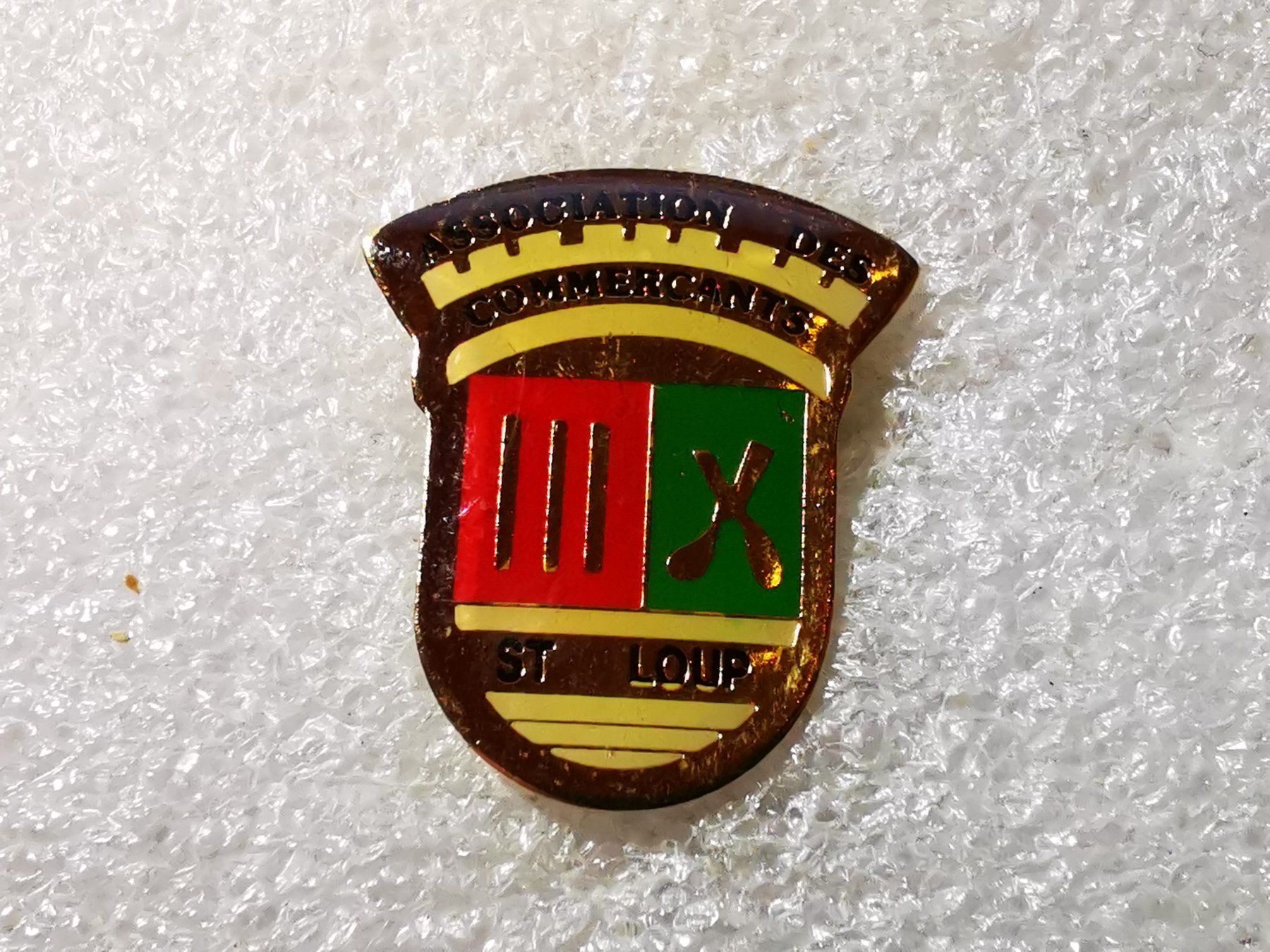 Placchette & Badge: Ansteckpin 51: St. Loup – Usato da Oppligen venduto da Pin-Fall-Shop