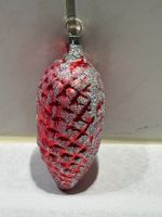 Hübscher, roter, älterer Glaszapfen mit Glitzer