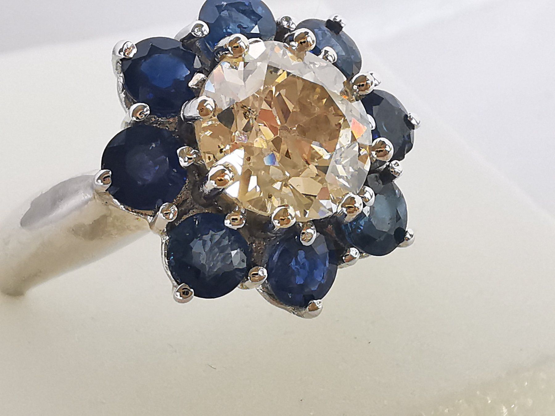 Anelli: Anello 18k con diamante e zaffiri – Nuovo (secondo la descrizione) da Brissago venduto da Kri_2k8j 5