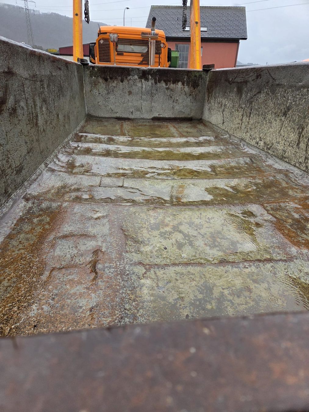 Contenitori edile: Welaki Flachbettmulde mit Rampe einseitig – Usato da Gretzenbach venduto da Lindebuur 2