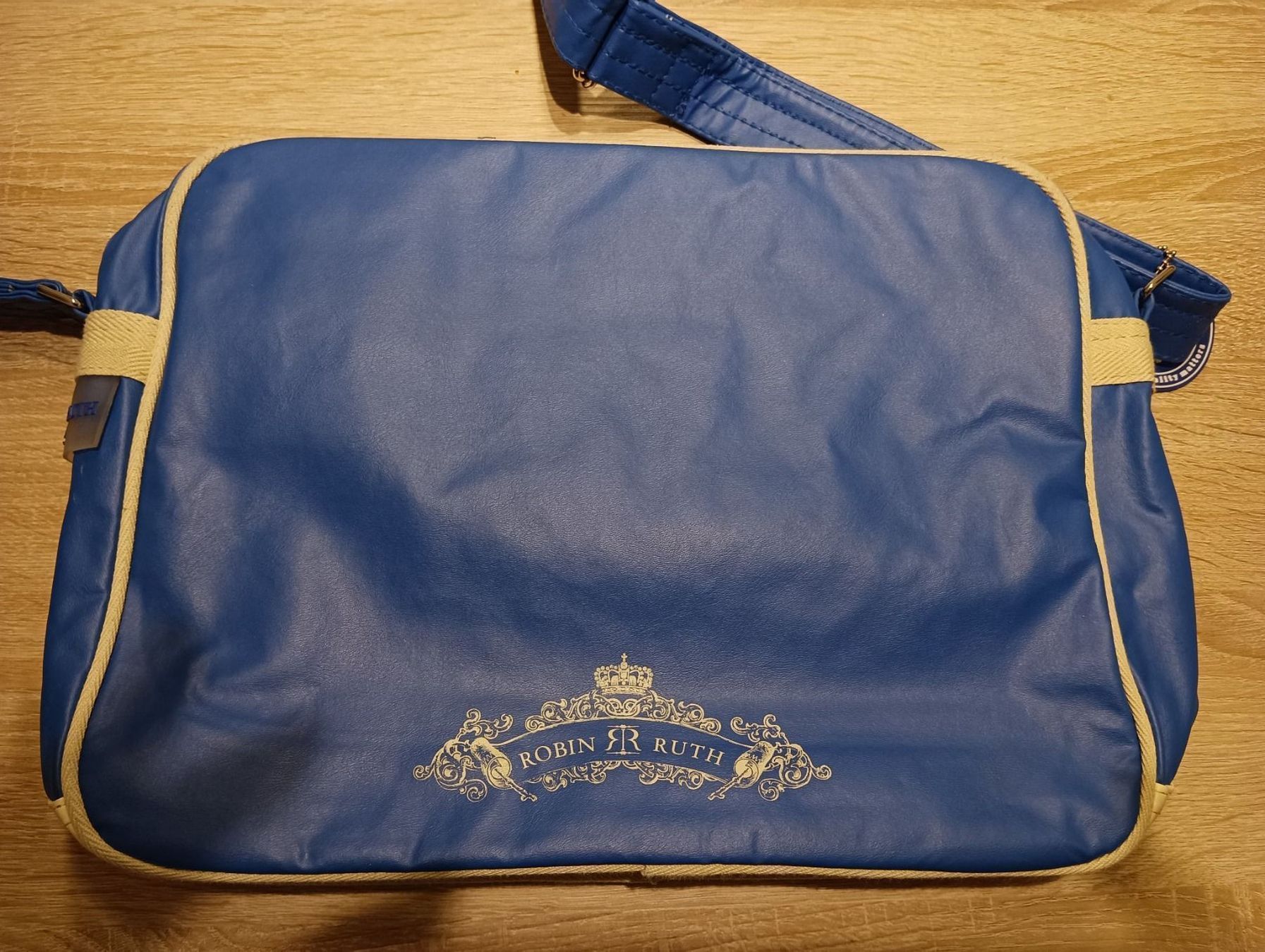 Taschen: Schultertasche Madrid – Gebraucht aus Schöfflisdorf von kin_2dp9 1