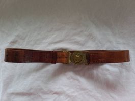 Ceinture ancienne scout en cuir avec boucle en laiton