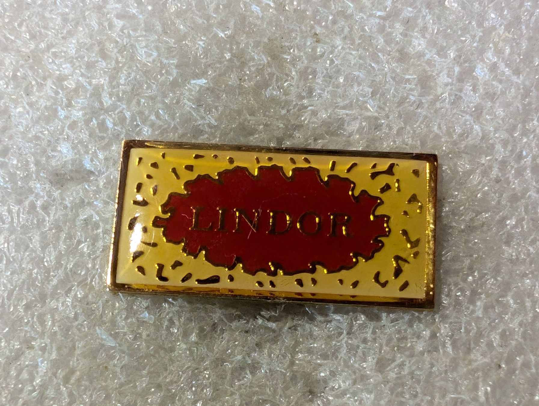 Placchette & Badge: Ansteckpin 158: Lindor – Usato da Oppligen venduto da Pin-Fall-Shop