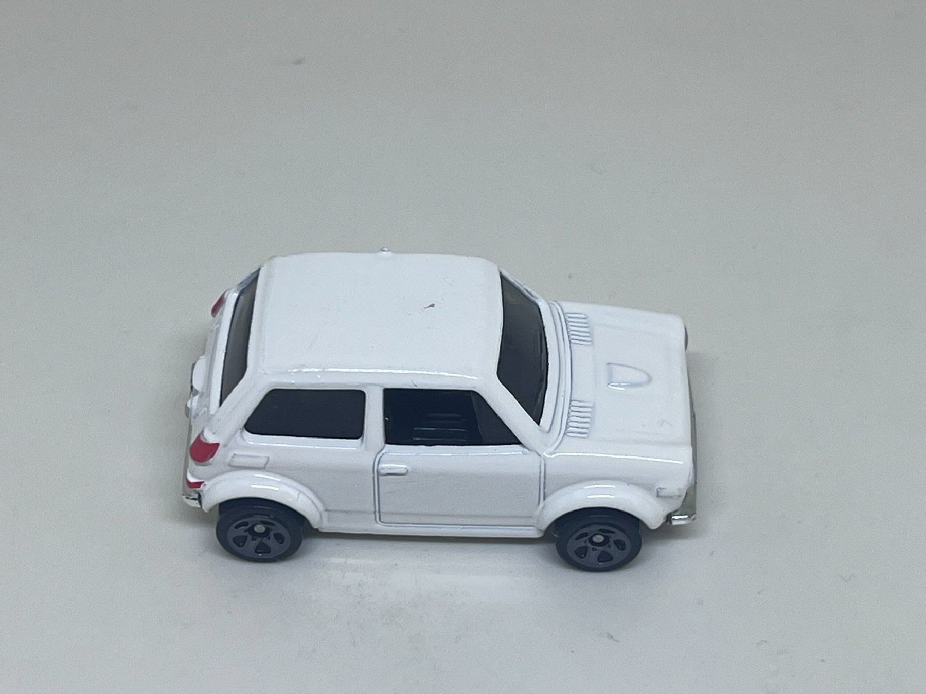 Hot Wheels Modellini d'auto: Hot Wheels Custom '70 Honda N600 #113 – Usato da Wildegg venduto da LaaBoutique 1