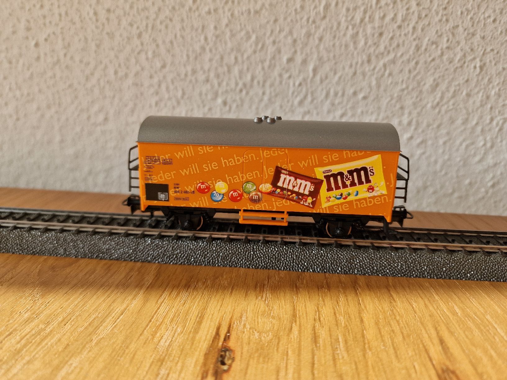 Märklin Modellini di ferrovie: Märklin M&M's Güterwagen H0 – Usato da Matten b. Interlaken venduto da lor_hr9w 1