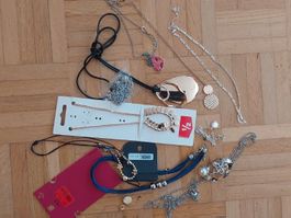 Lot Halsketten Modeschmuck