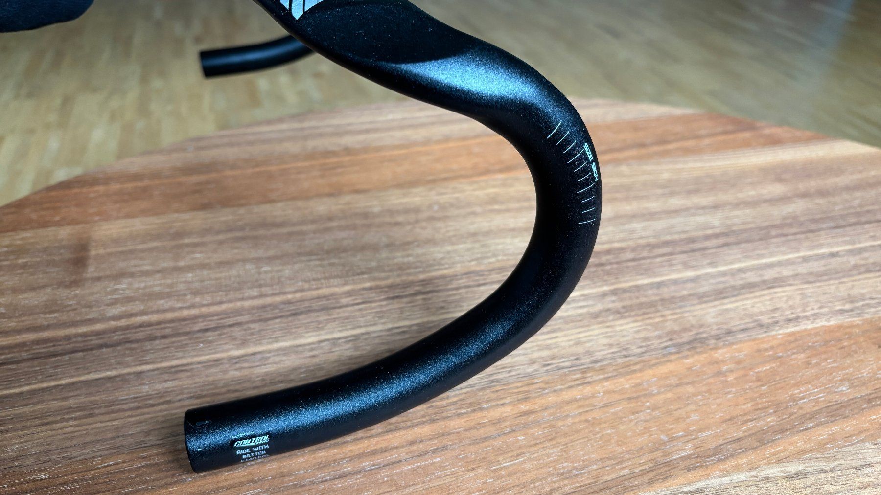 Pezzi di ricambio: Control Tech Cougar Aero Handlebar 40cm Lenkrad, Neuwertig – Usato da Zürich venduto da sza_f79y 4