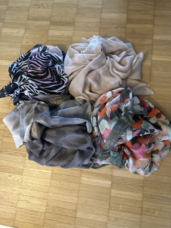 4 Stück Foulards 2 SPORTALM, 1 MARC CAIN, 1 No-name