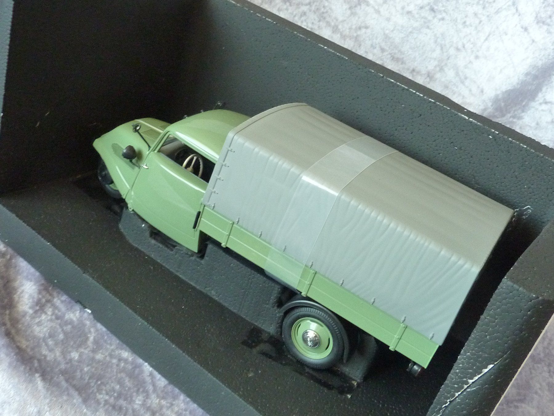 Minichamps Modellini d'auto: Tempo Dreirad 1952 1:18 – Nuovo (secondo la descrizione) da Dürrenäsch venduto da modellautos4you 3
