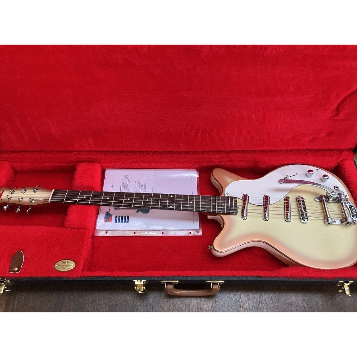 Jones Strumenti musicali: Jerry Jones Original Baritone Guitar – Nuovo (secondo la descrizione) da Zofingen venduto da bjmusic