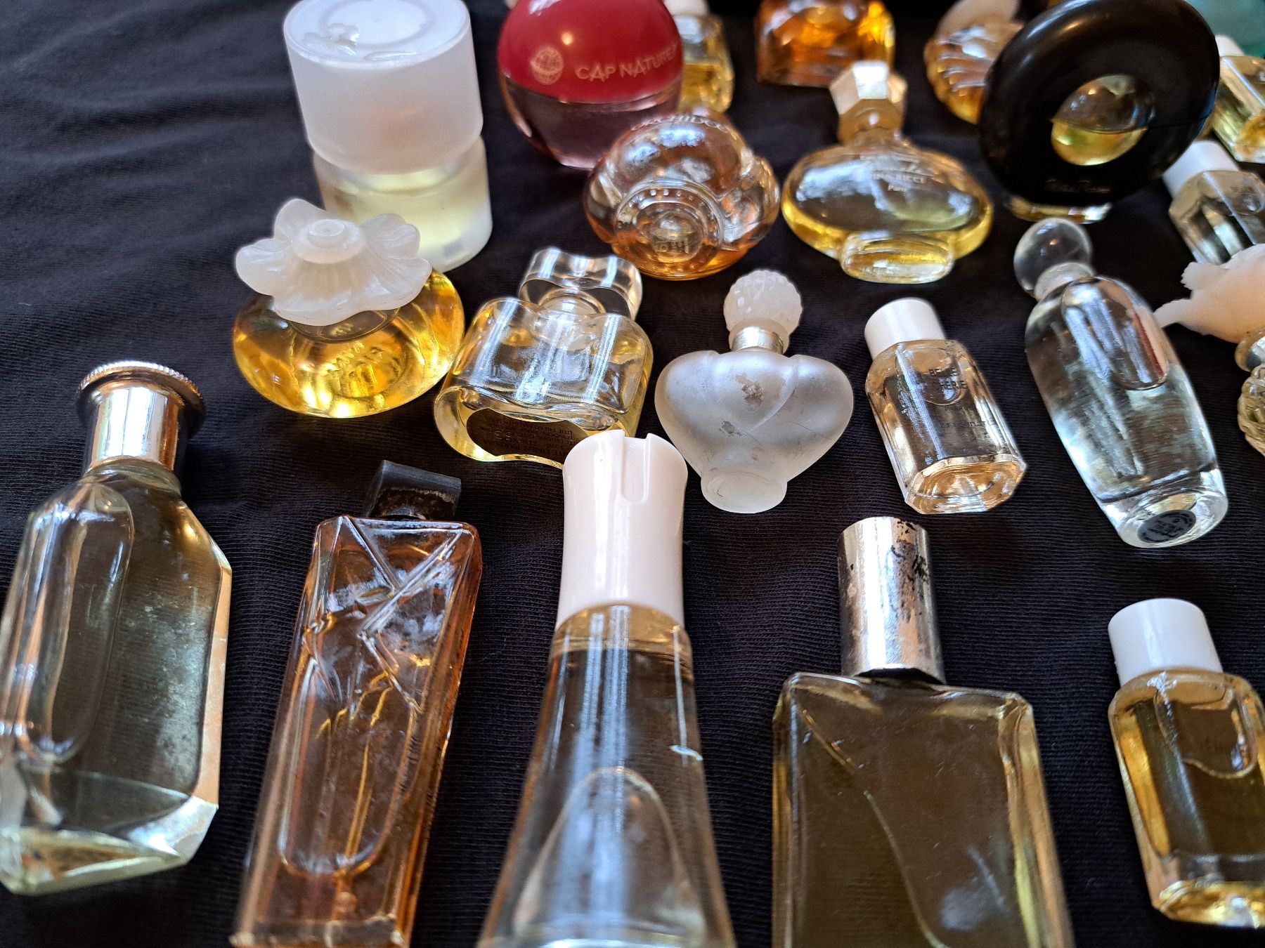 Parfums & Eau de Toilette: Parfum Miniaturen Sammlung – D'occasion à Dietlikon par ramsrica 1